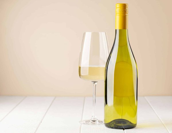 Découvrez les secrets du vin blanc et ses saveurs exquises
